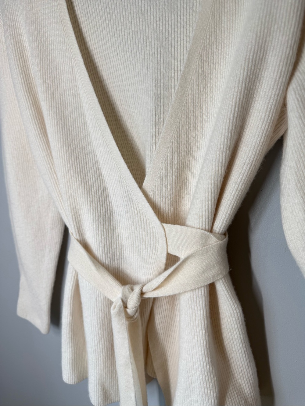 Merino Wool and Cashmere wrap sweater cream - Picture 6 of 11